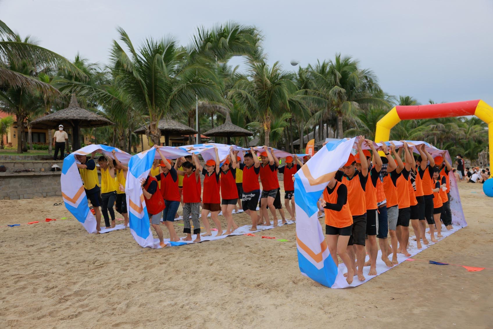 trò chơi team building ngoài trời đua xe thần tốc